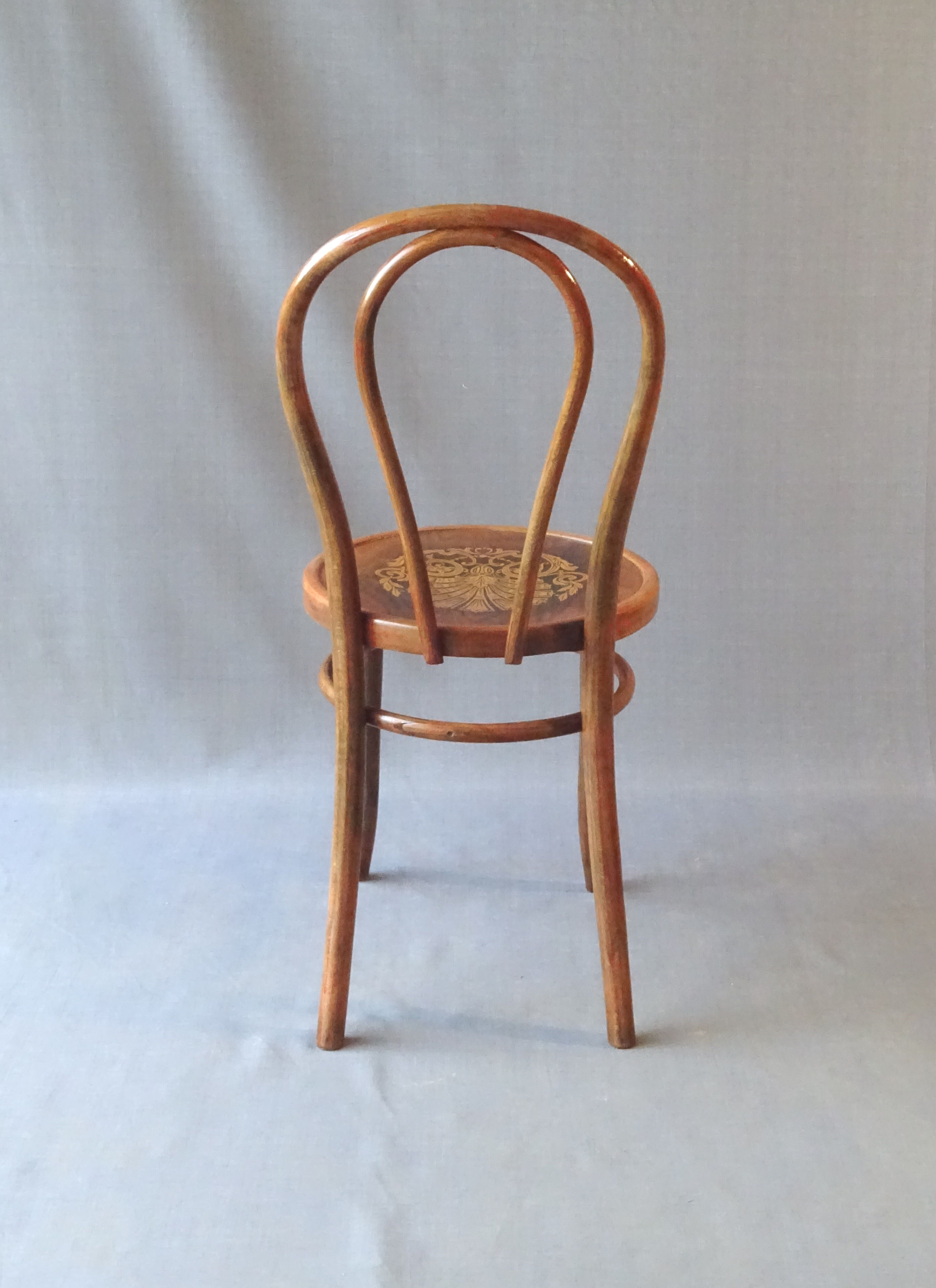 Thonet bistro chair N°18 art nouveau wood seat, production 1925