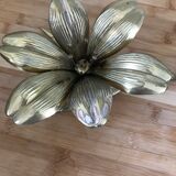 Fleur cendrier laiton