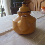 Teapot in varnished Provence earth