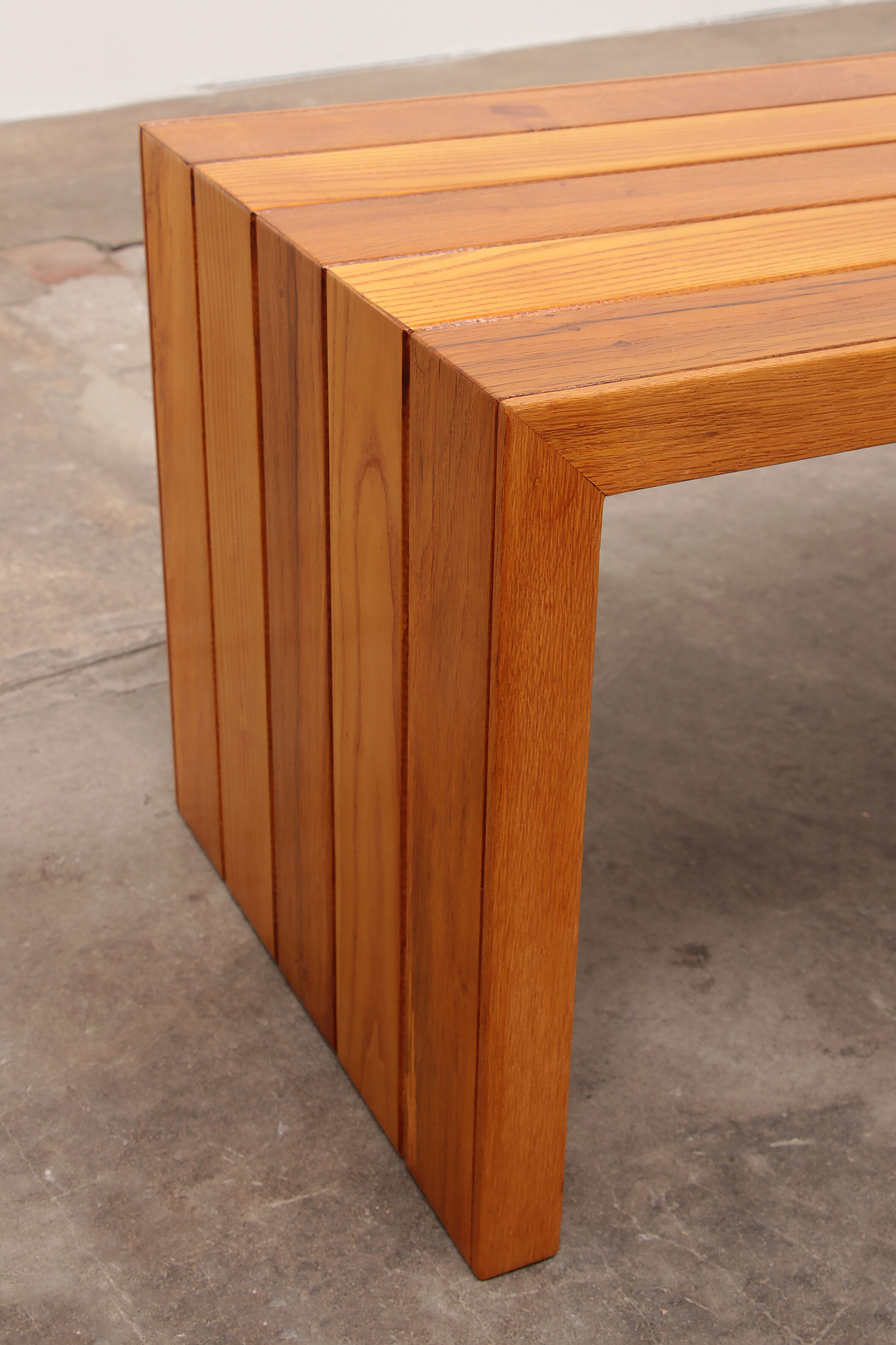 Modular beech set of two room dividers with benches, 1970 Italy