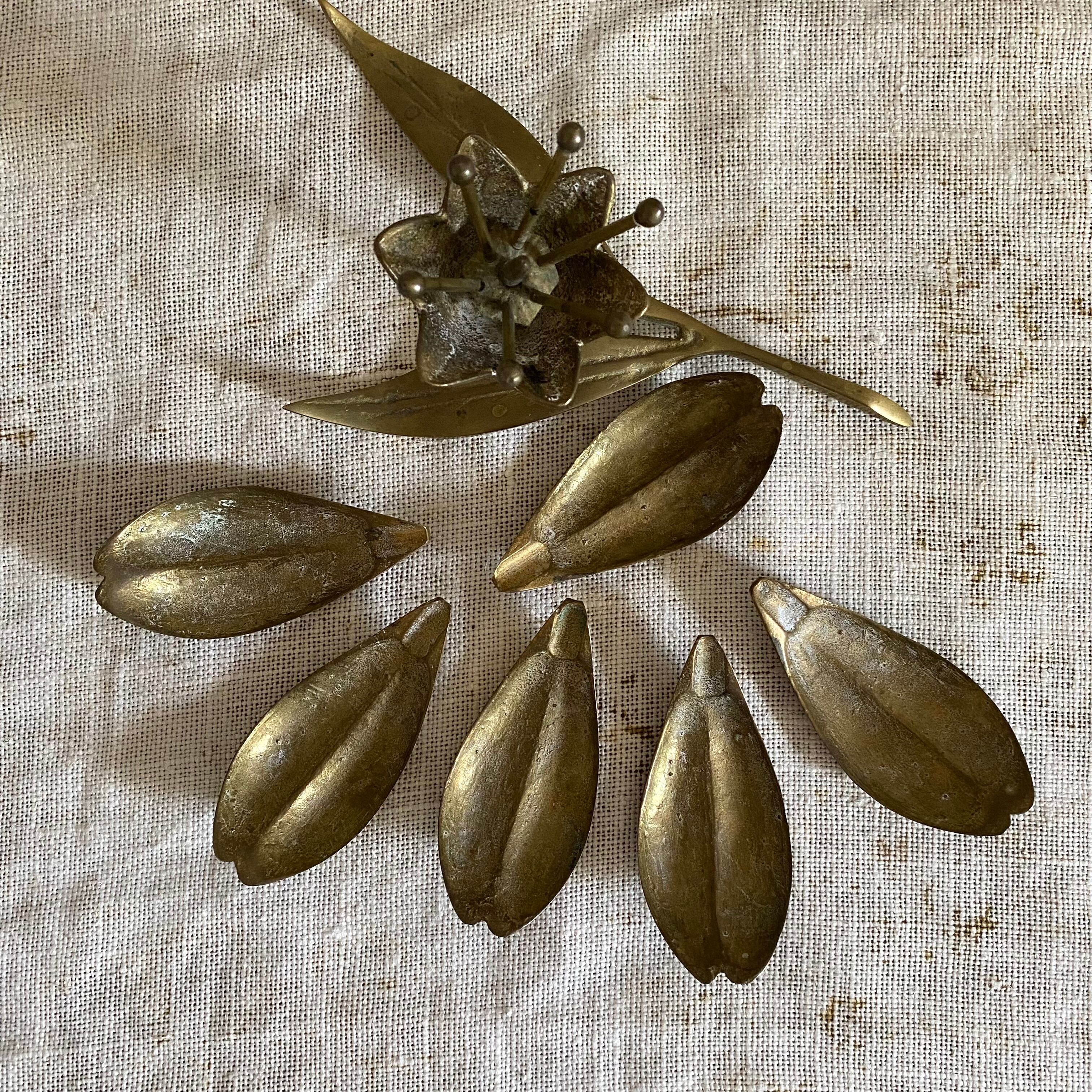 Brass flower, petal ashtray from the 60s and 70s