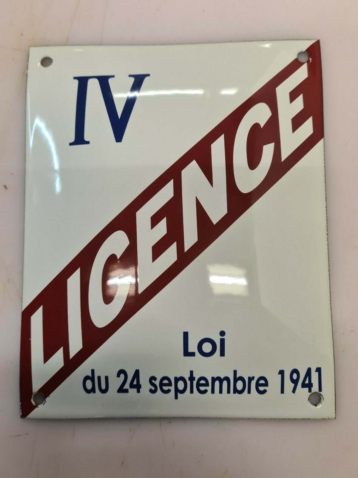 Plaque émaillée licence  iv