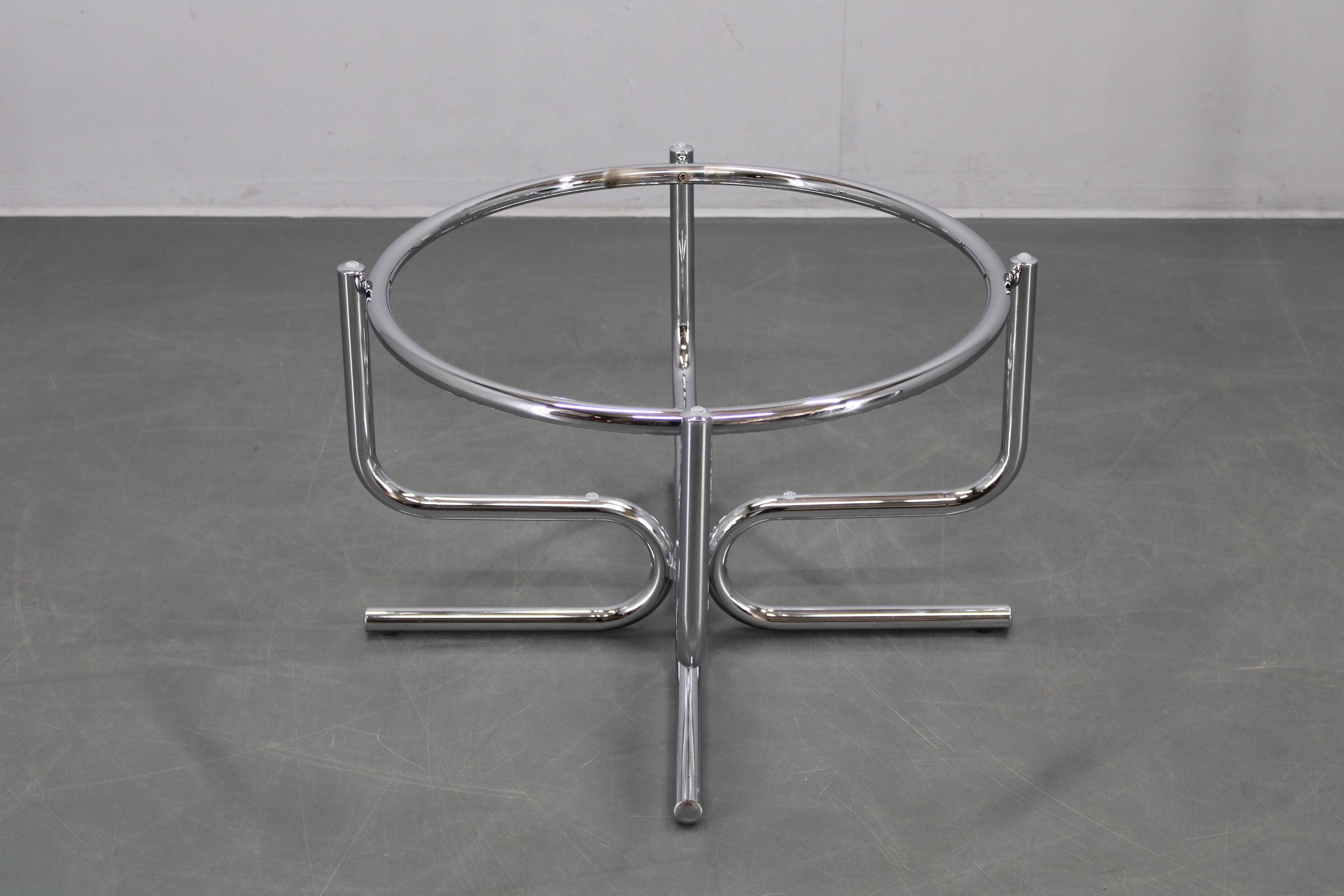 1970s Italian chrome tubular coffee table with smoked glass, round