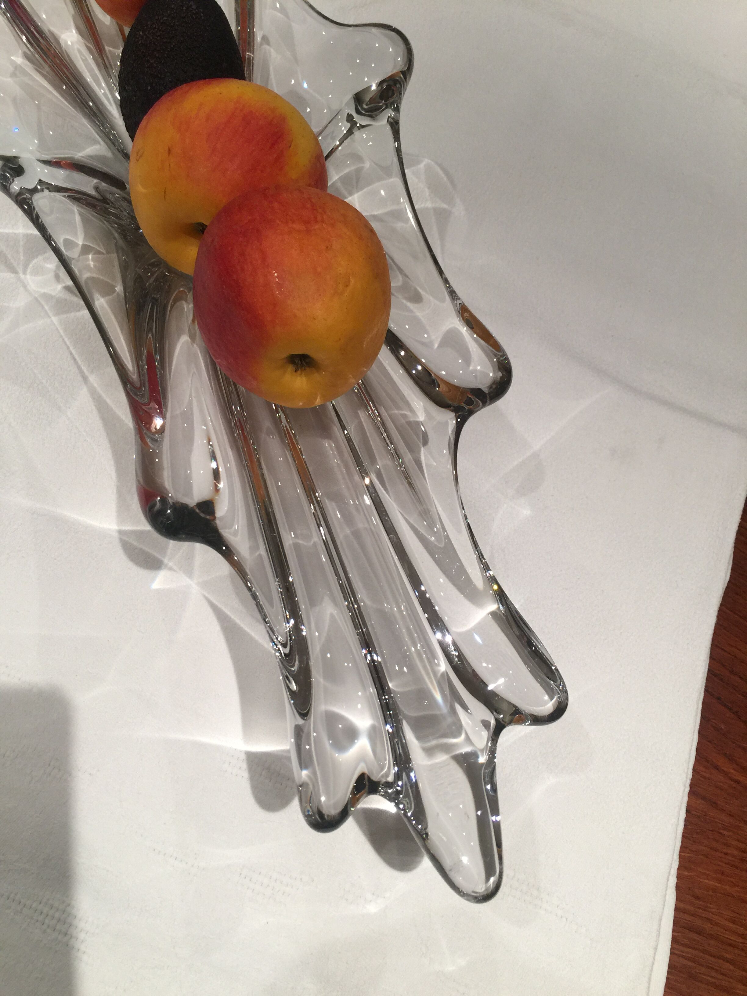 Table center art valves