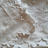 Bed adornment, 1 sheet and 2 embroidered pillowcases