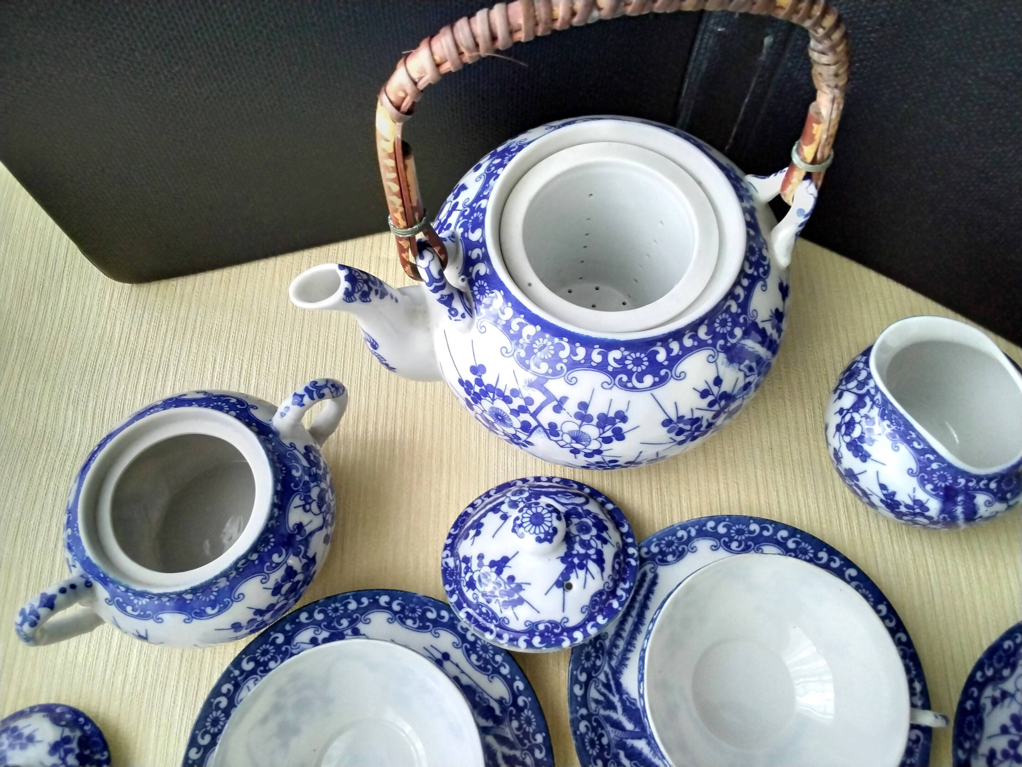 Japanese porcelain tea set