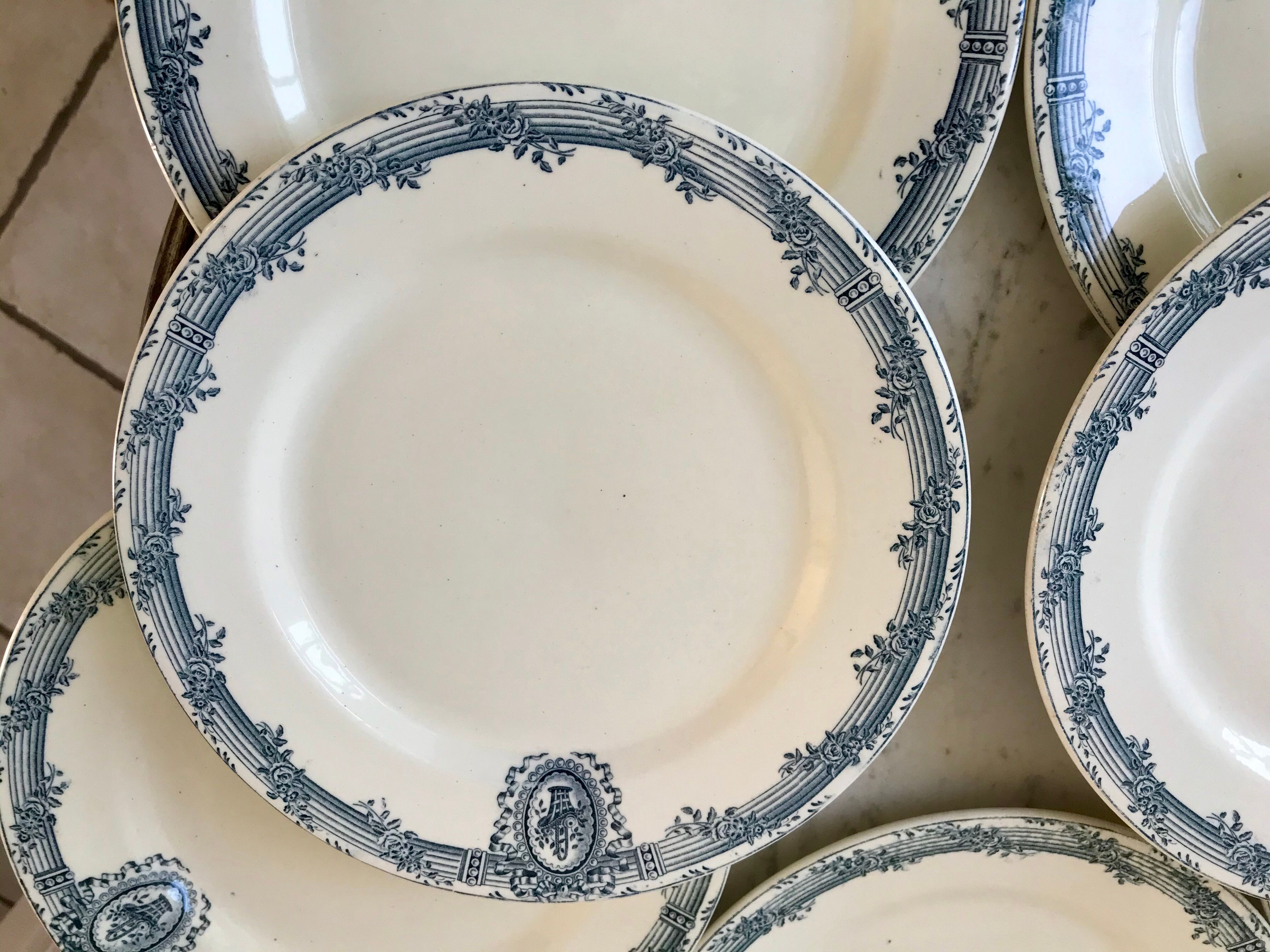 7 flat plates Terre de Fer Salins model "Versailles" XIXth