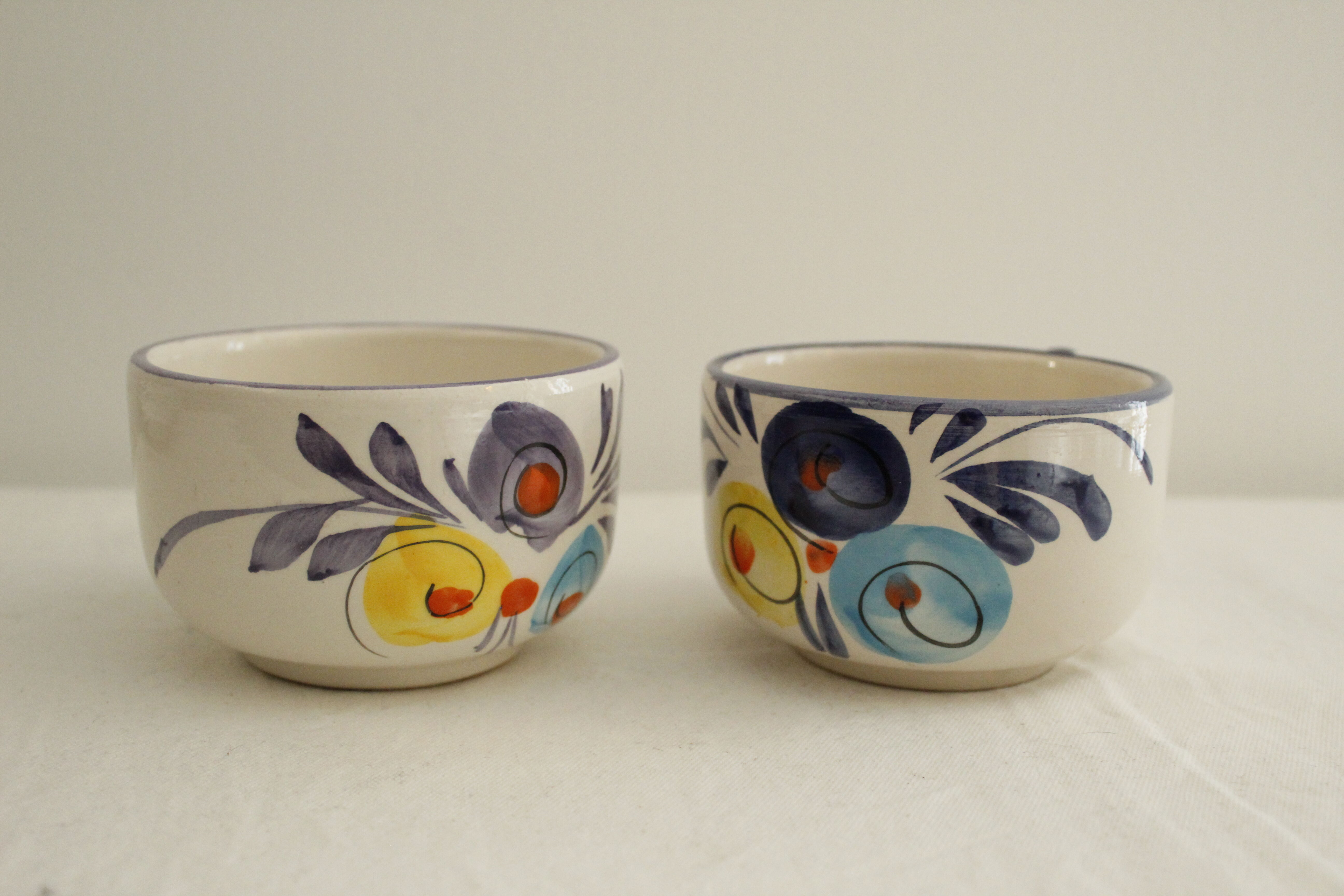 2 vintage tea cups floral patterns