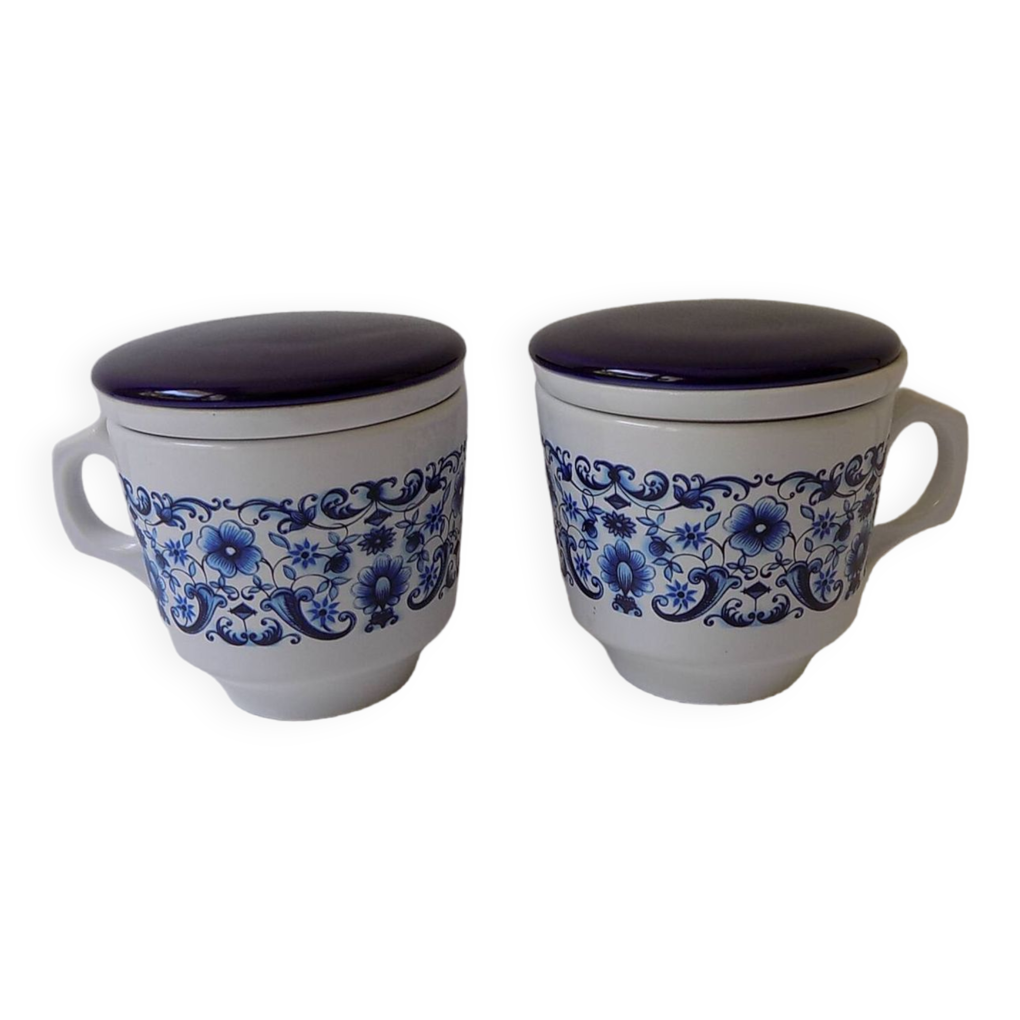 2 tasses à thé avec infuseur (tisanière)