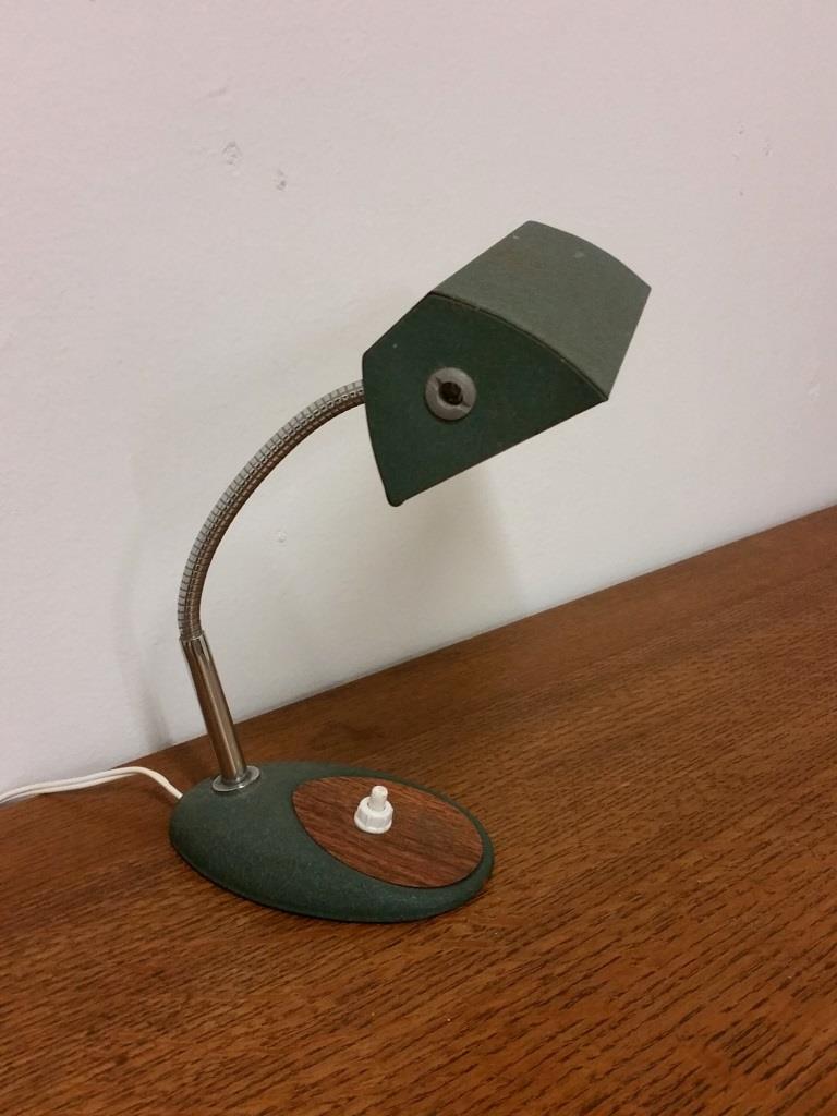 Desk lamp