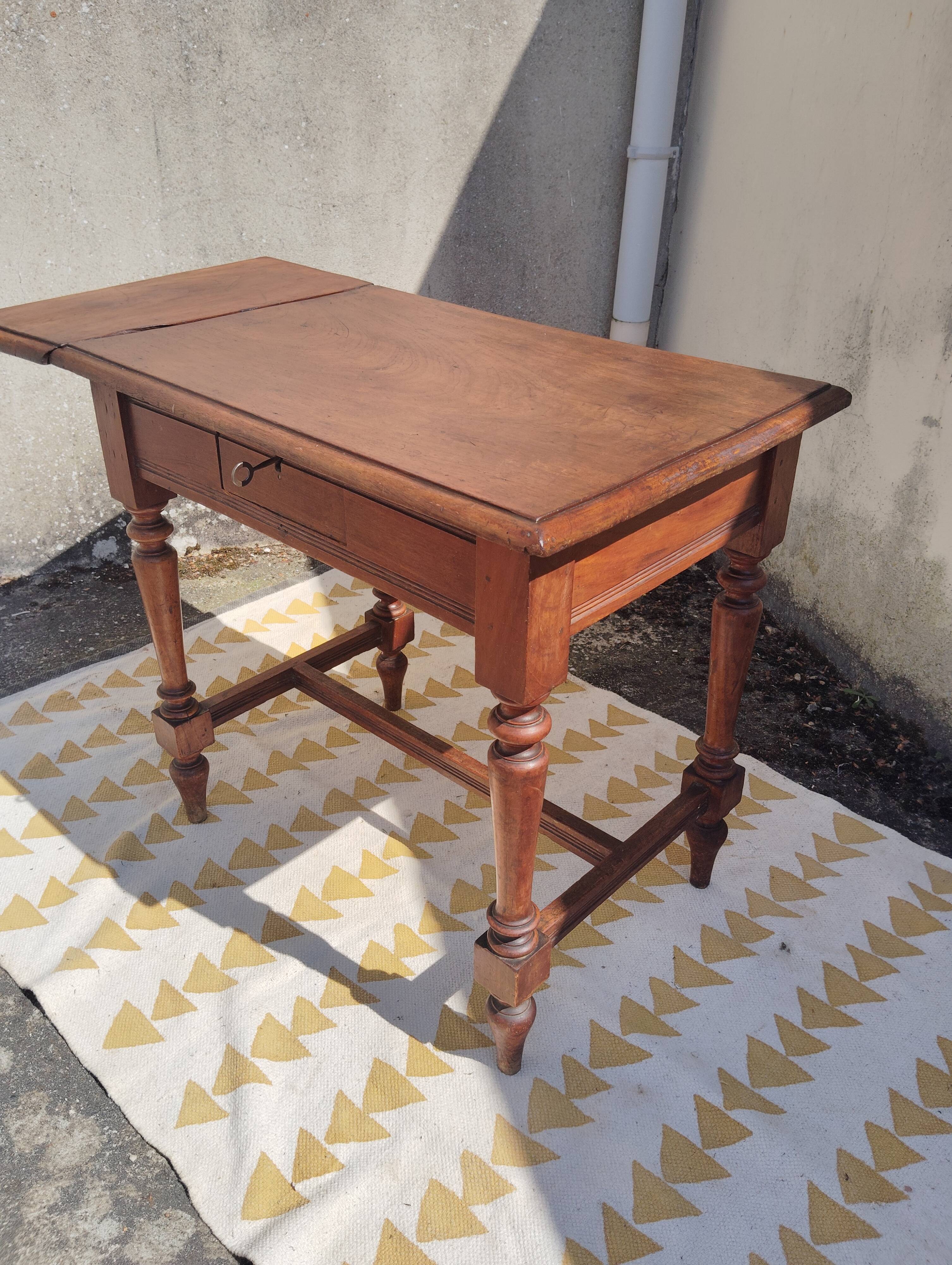 Bureau, écritoire, table d'appoint, fin 19ème