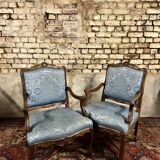 Paire de fauteuils en bois naturel de style régence xix eme siècle