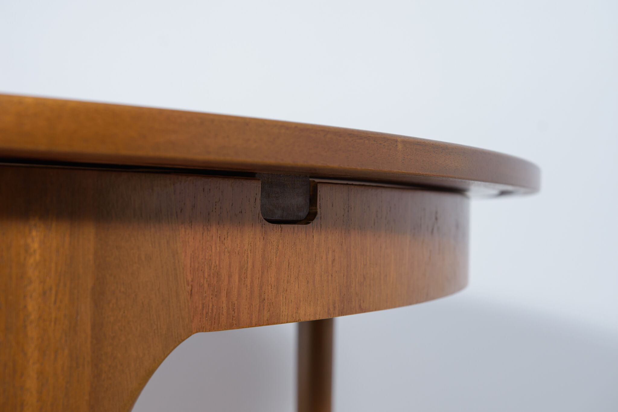Round Extendable Dining Table from McIntosh, 1960s