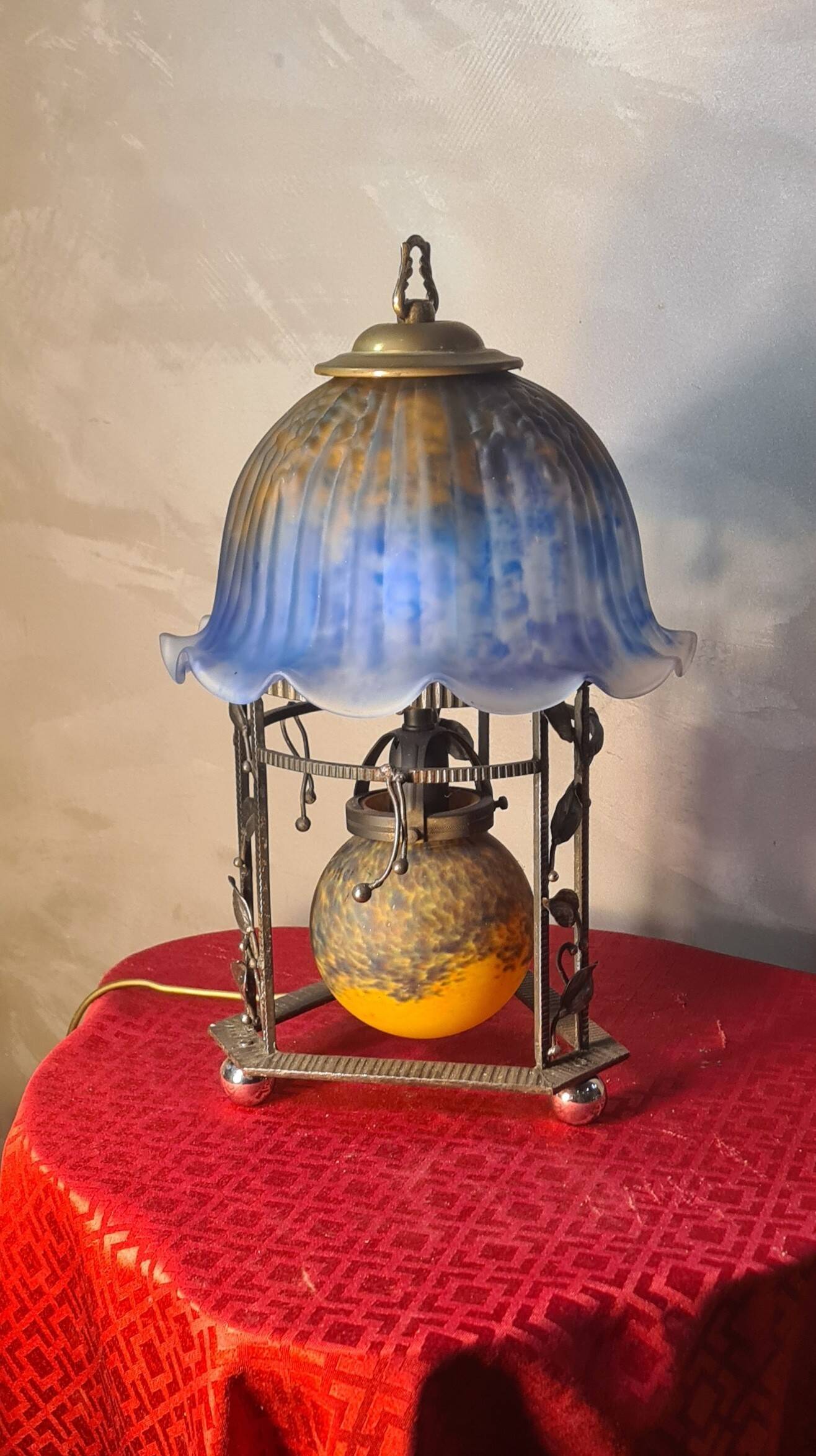 kiosk lamp wrought iron 1930 art deco molded glass paste, 38x22 elec ok,