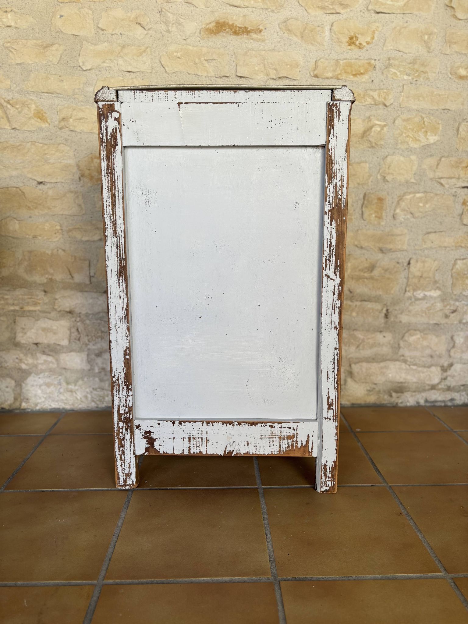 Chevet et sa patine d'origine  ou petit meuble d'appoint