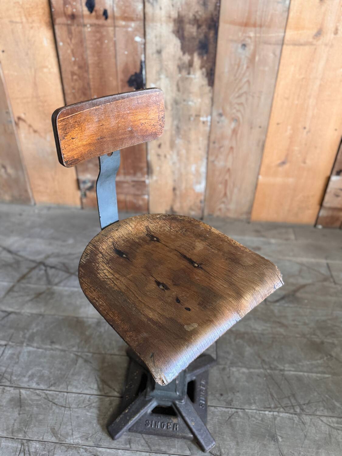 Chaise d’atelier Singer