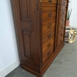 Antieke oude houten archief ladekast