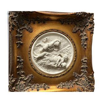 Bas-relief frame