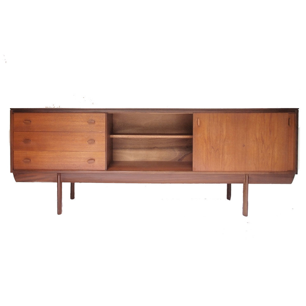 Vintage Scandinavian row White & Newton