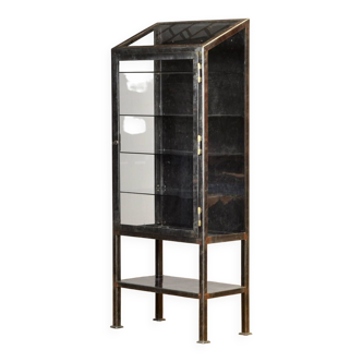 Armoire médicale, années 1920