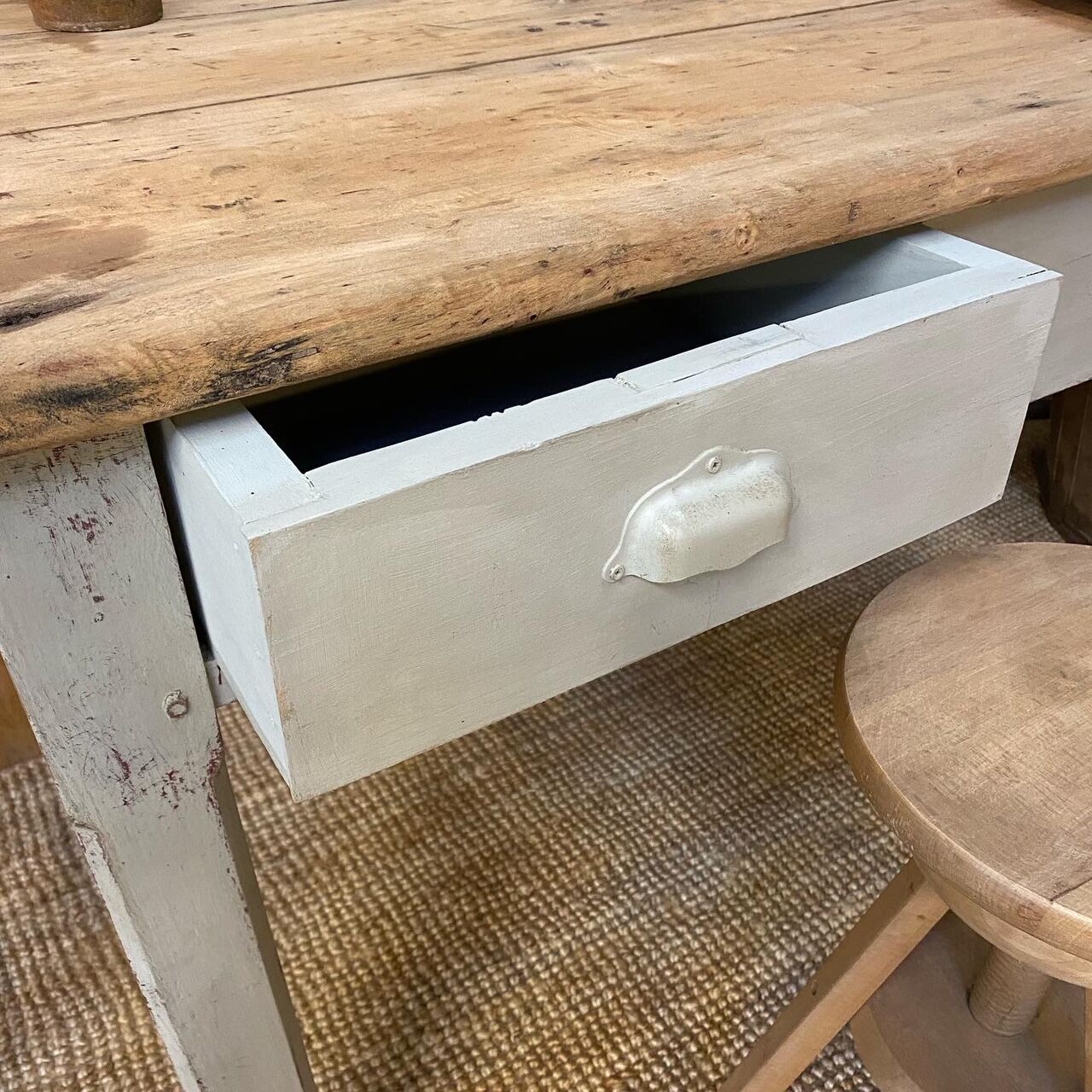 Farmhouse table with 2 drawers