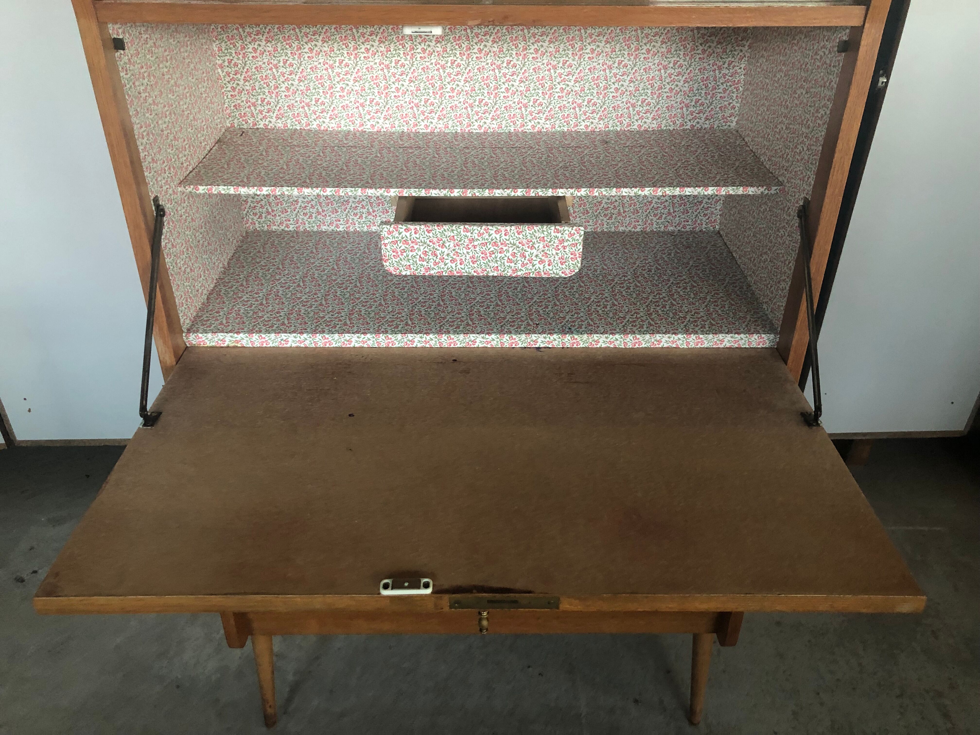 Secretary of the 70s feet compass