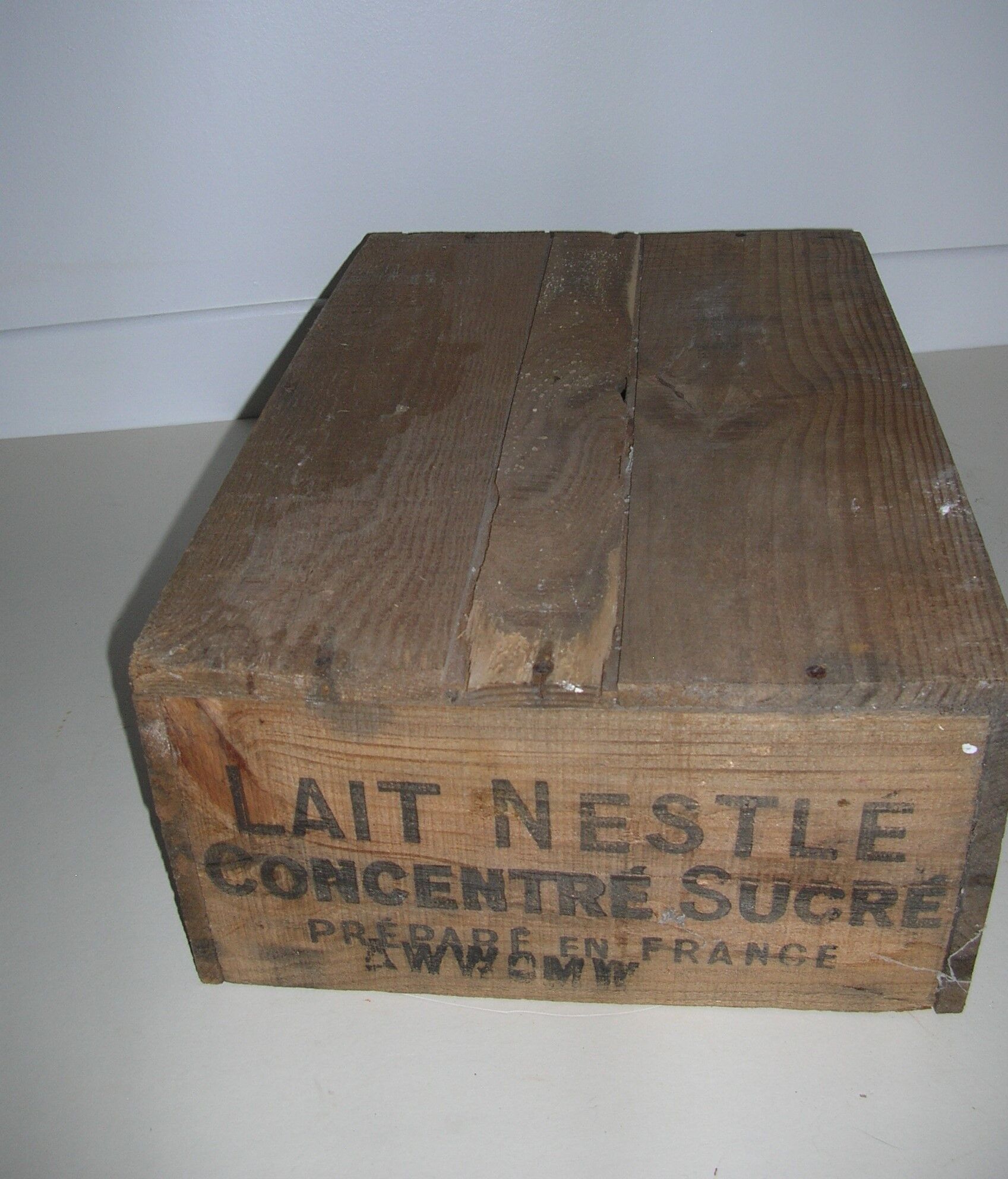 Nestlé wooden crate