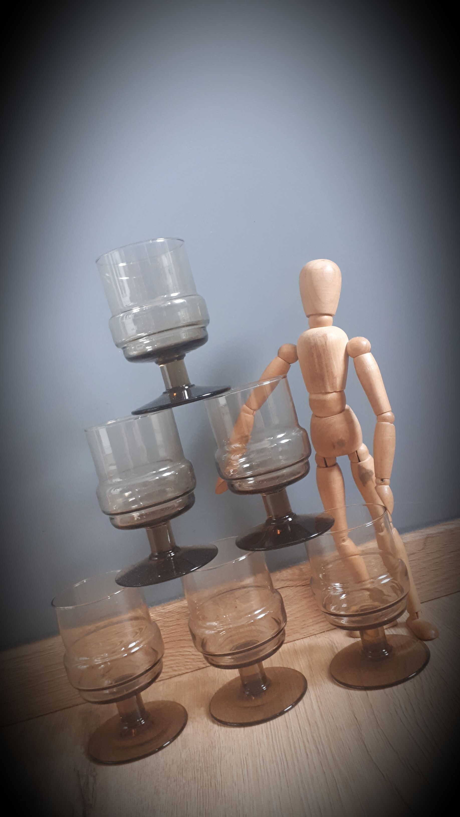 Set 6 vintage brown glasses