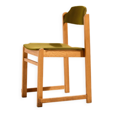 Chaise en hêtre empilable