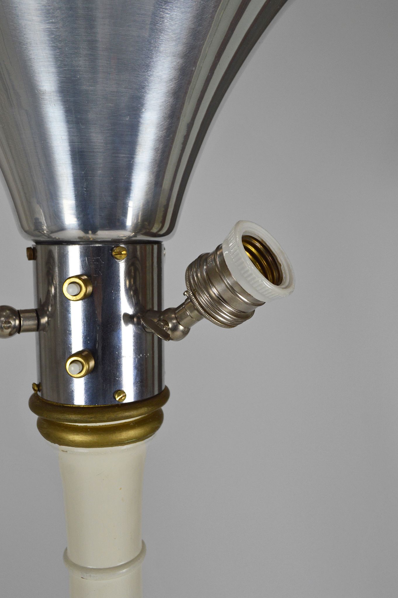 Art Deco floor lamp in white and gilded painted wood, 1925