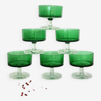 Lot de 6 verres ou coupes à dessert en verre coloré vert 1970 art de la table