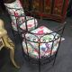 Paire de fauteuils Vintage en fer forgé avec coussins a motifs tropicaux