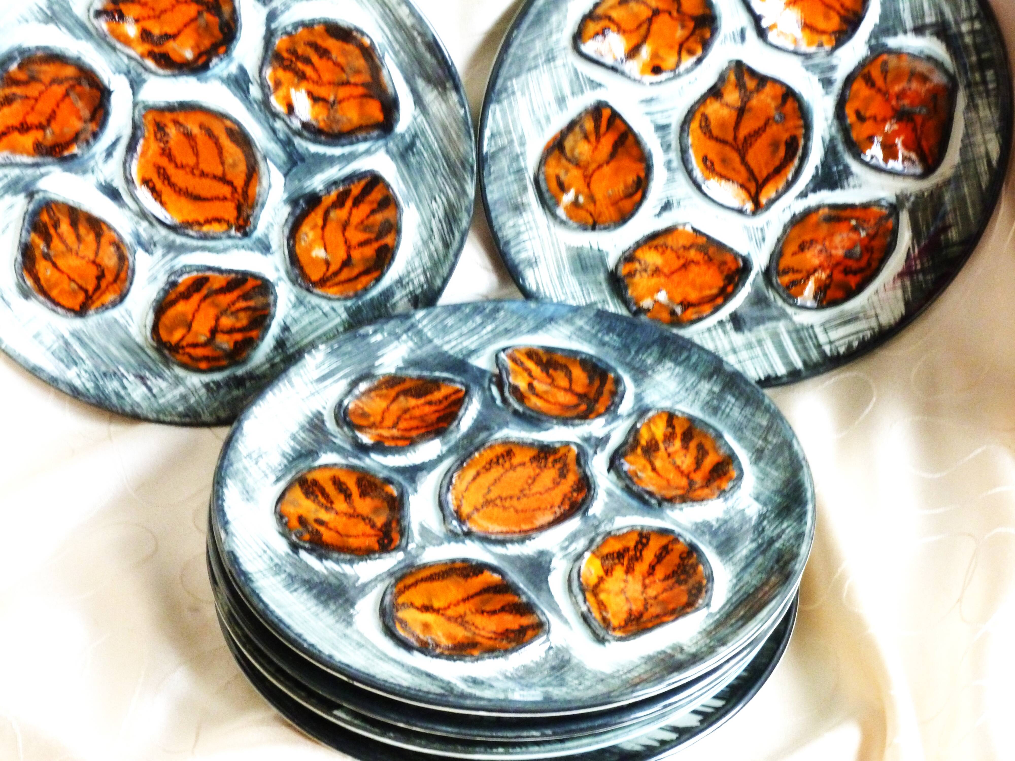 Hand-painted oyster plates - Plates from Pornic, France