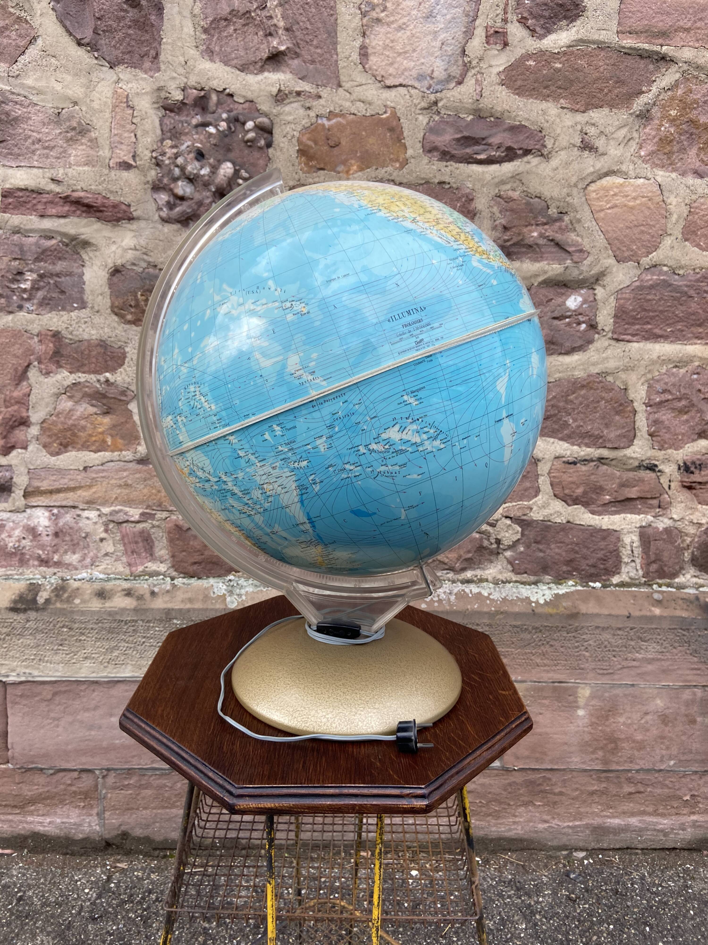 Light Globe vintage world map Illumina 1965