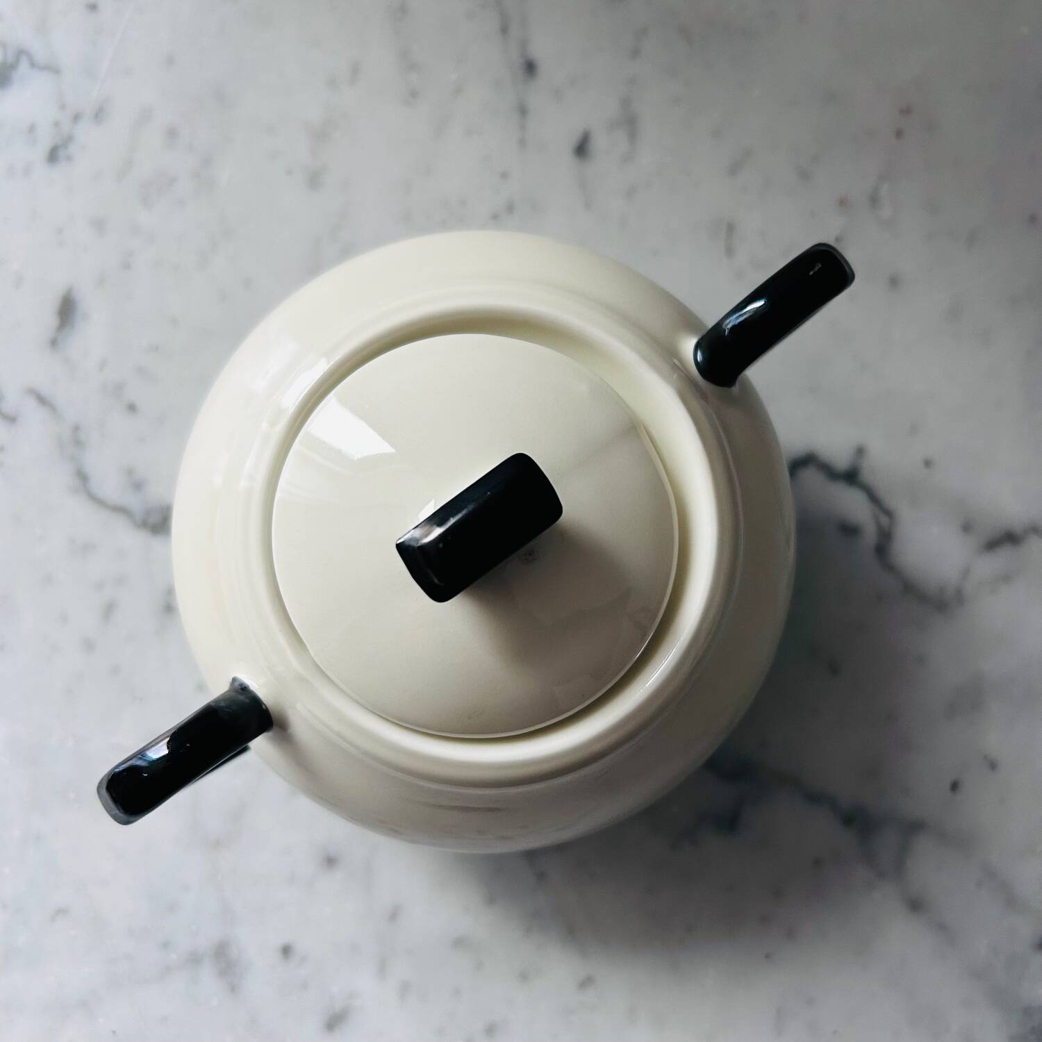 Bicolour porcelain sugar bowl