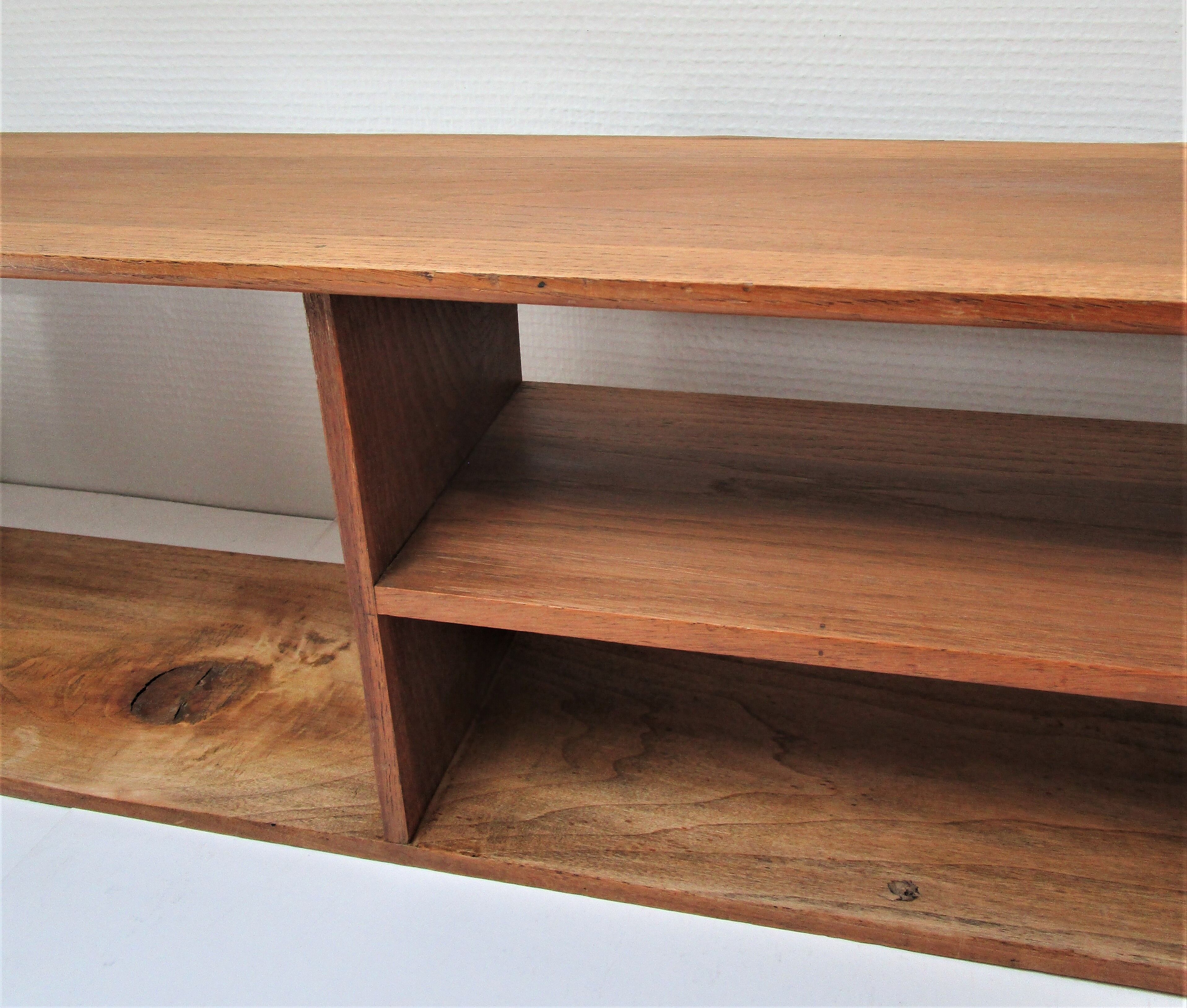 Shop display case shelf to lay in oak wood and old patinated pine