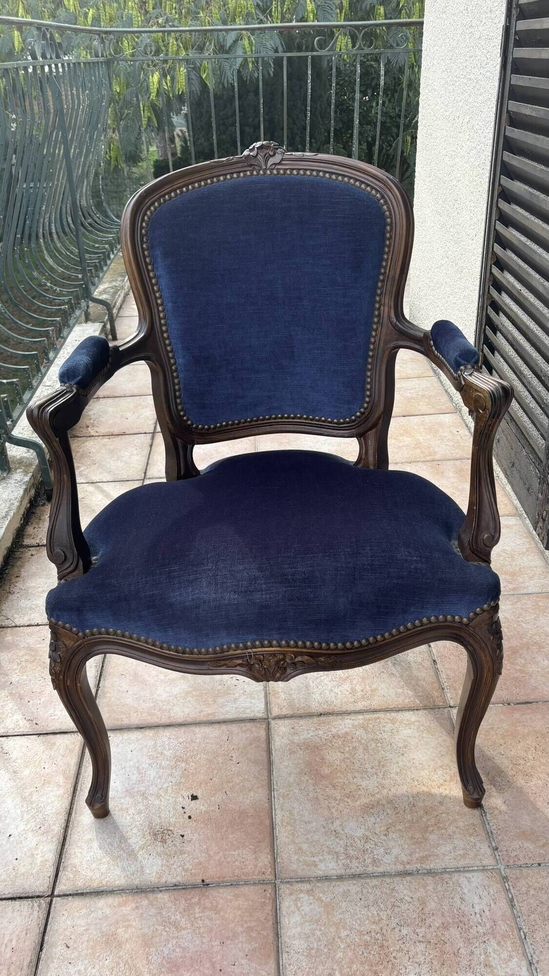 armchair with footrest