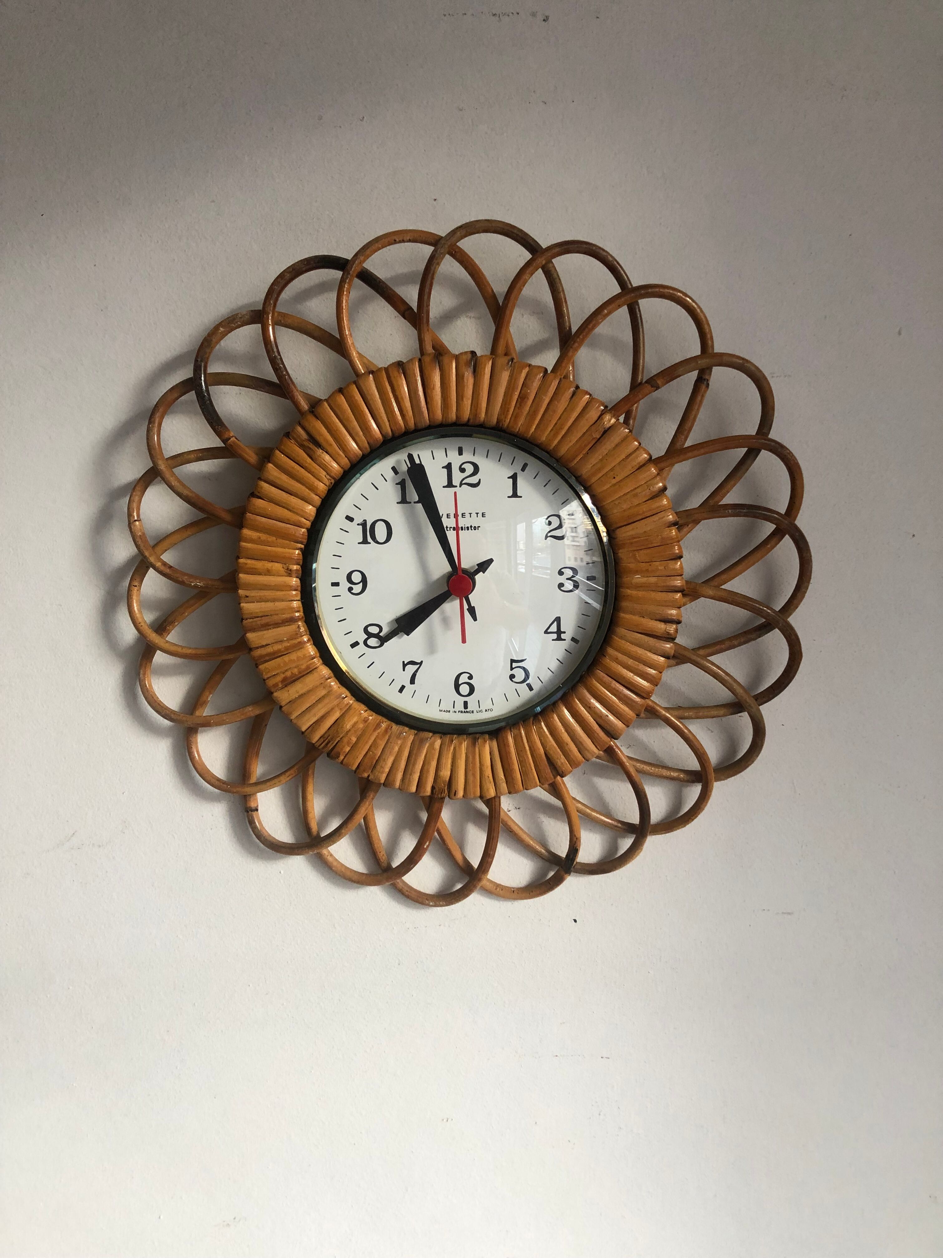 Rattan star clock