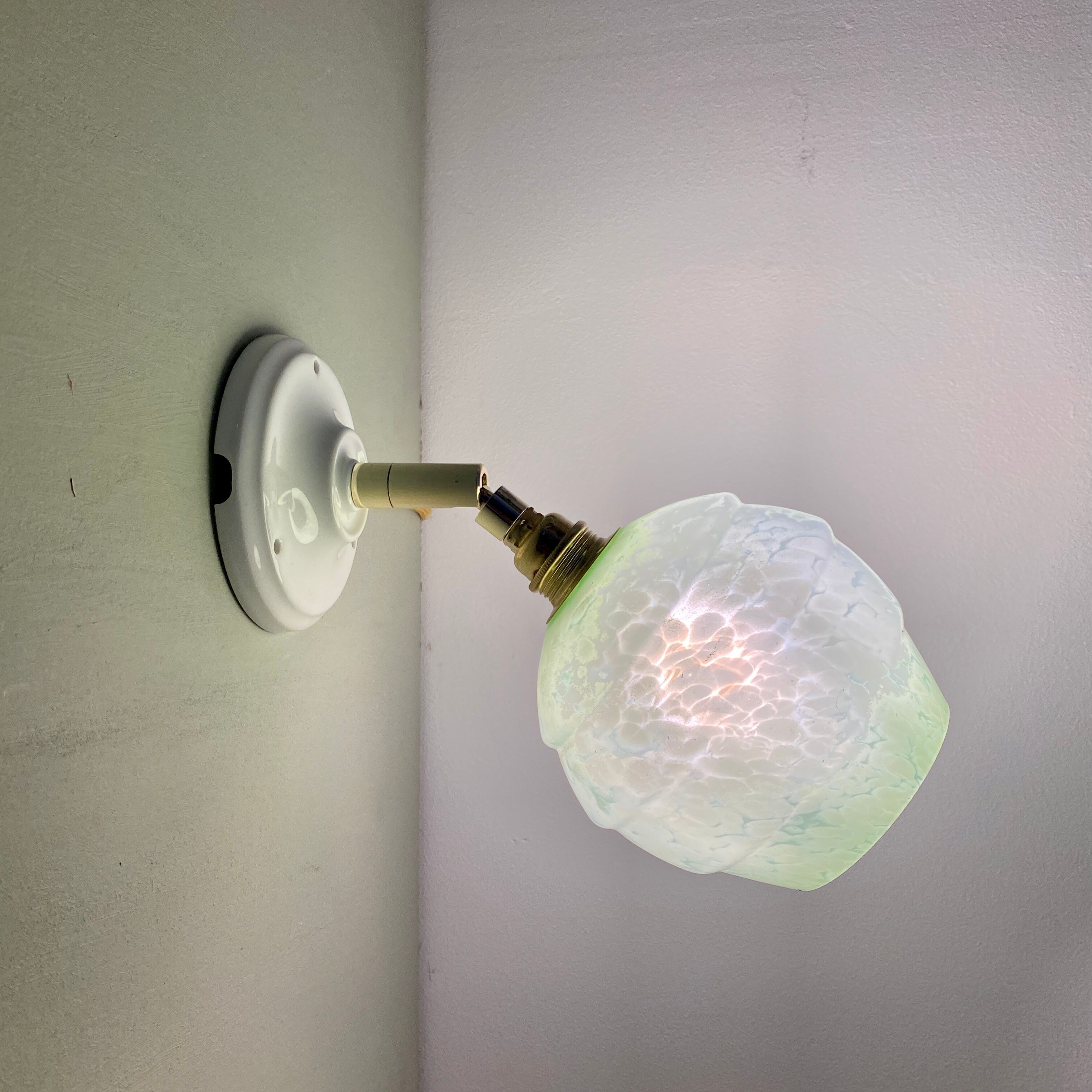 Vintage tulip wall lamp in glass from Clichy green mint