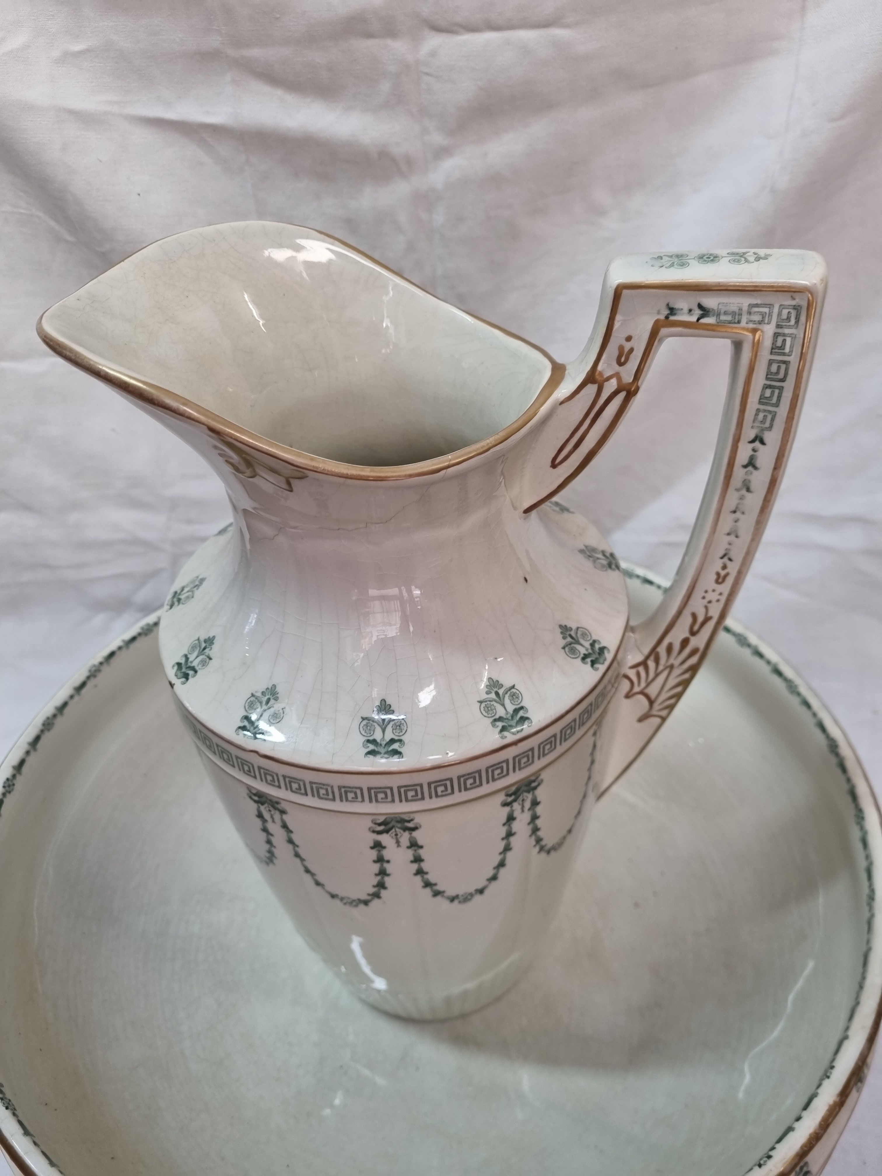 Water broc, iron earth bowl 1920 Gien