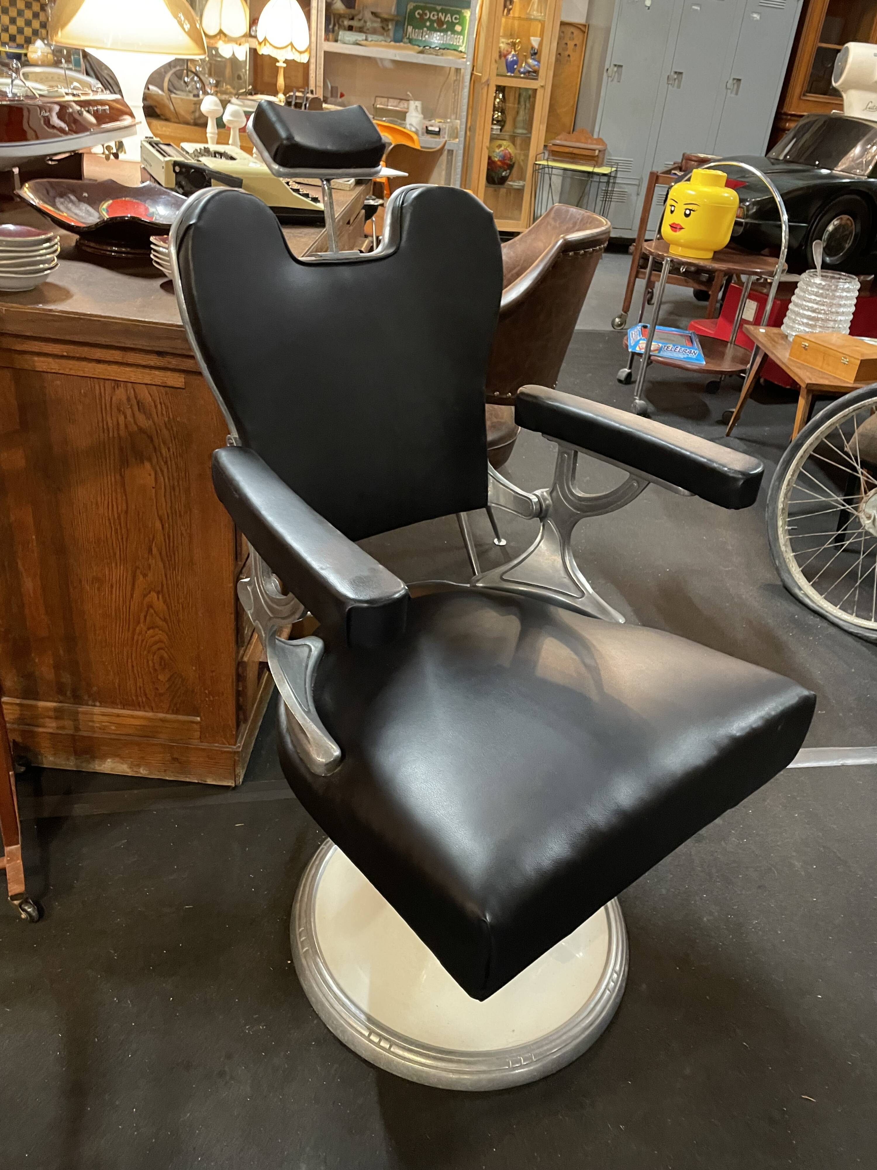 Barber's armchair