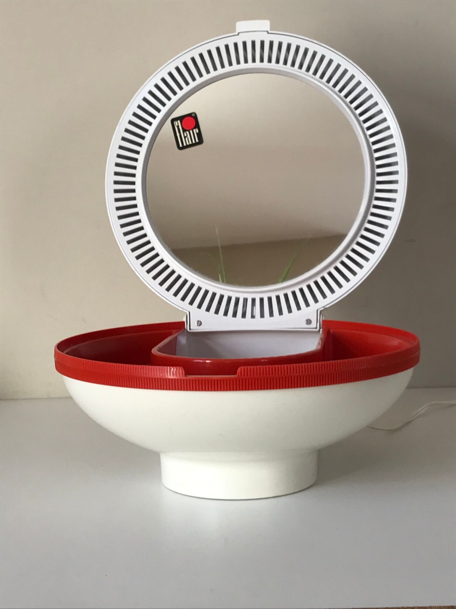 Hairdresser flair ufo vintage design Annees 70