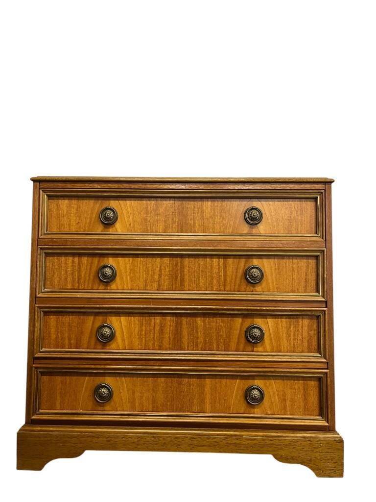 Vintage mini chest of drawers / wooden chest of drawers