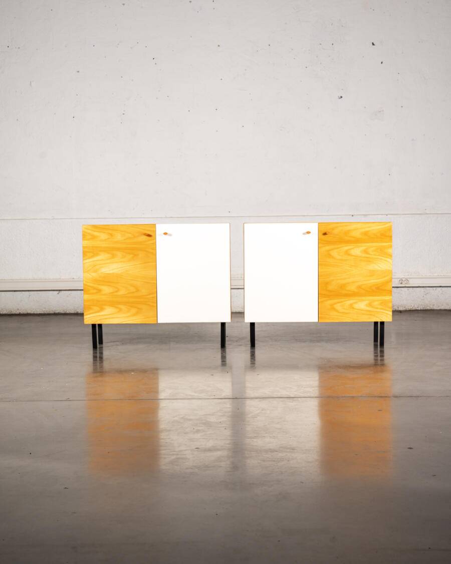 Meuble de rangement en bois blond et stratifié blanc
