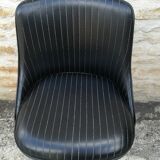 Swivel bar stool