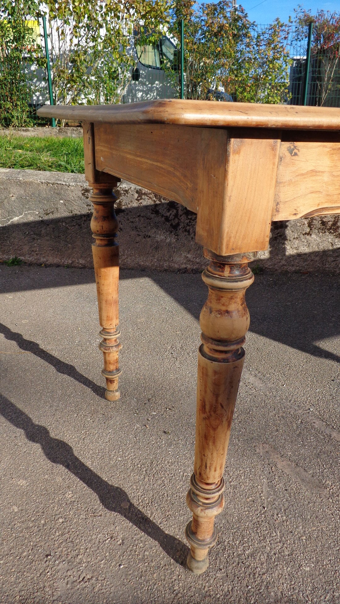 Paire de tables bistrot bois