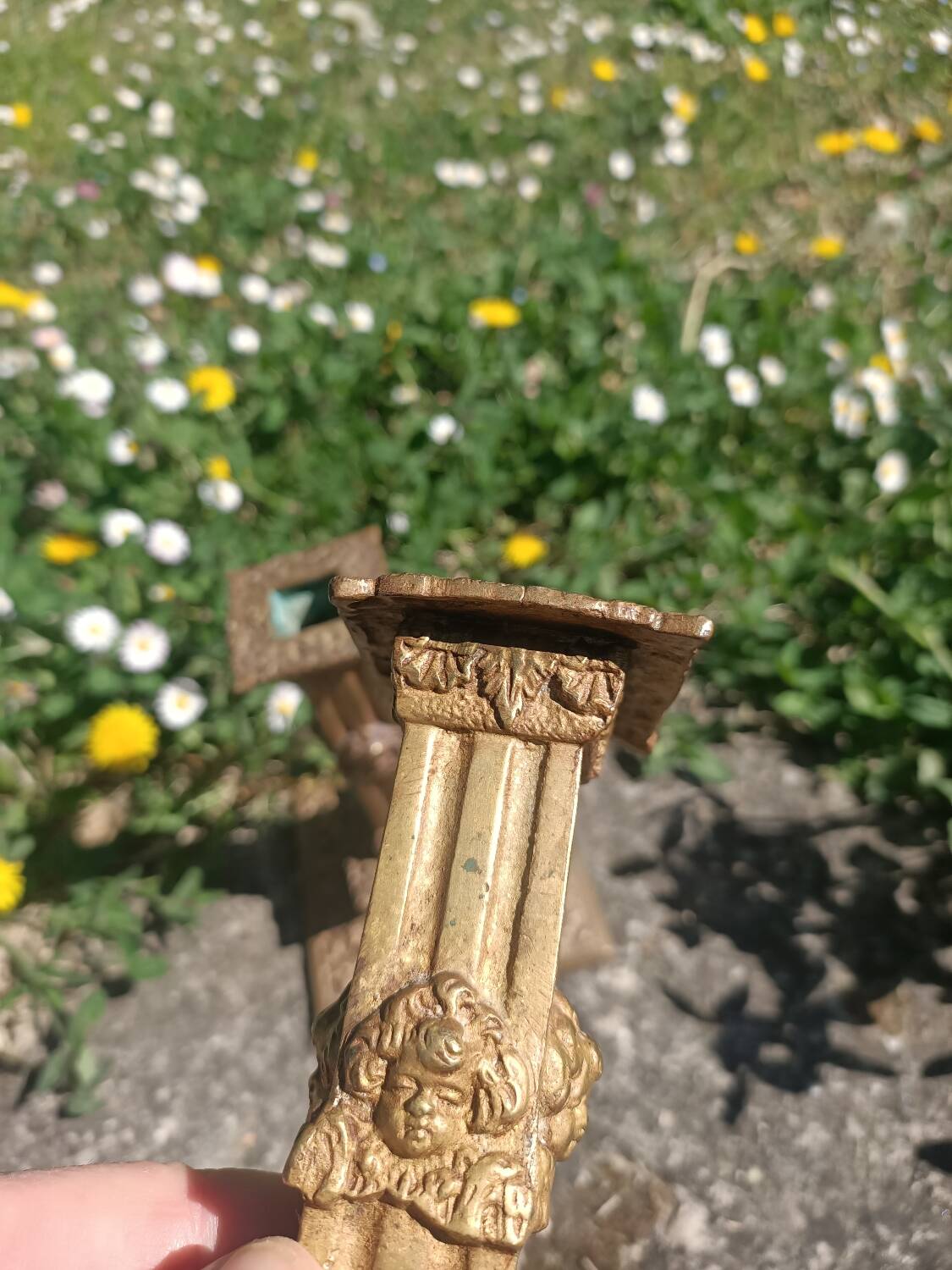 Financial-style candle holders in gilded bronze