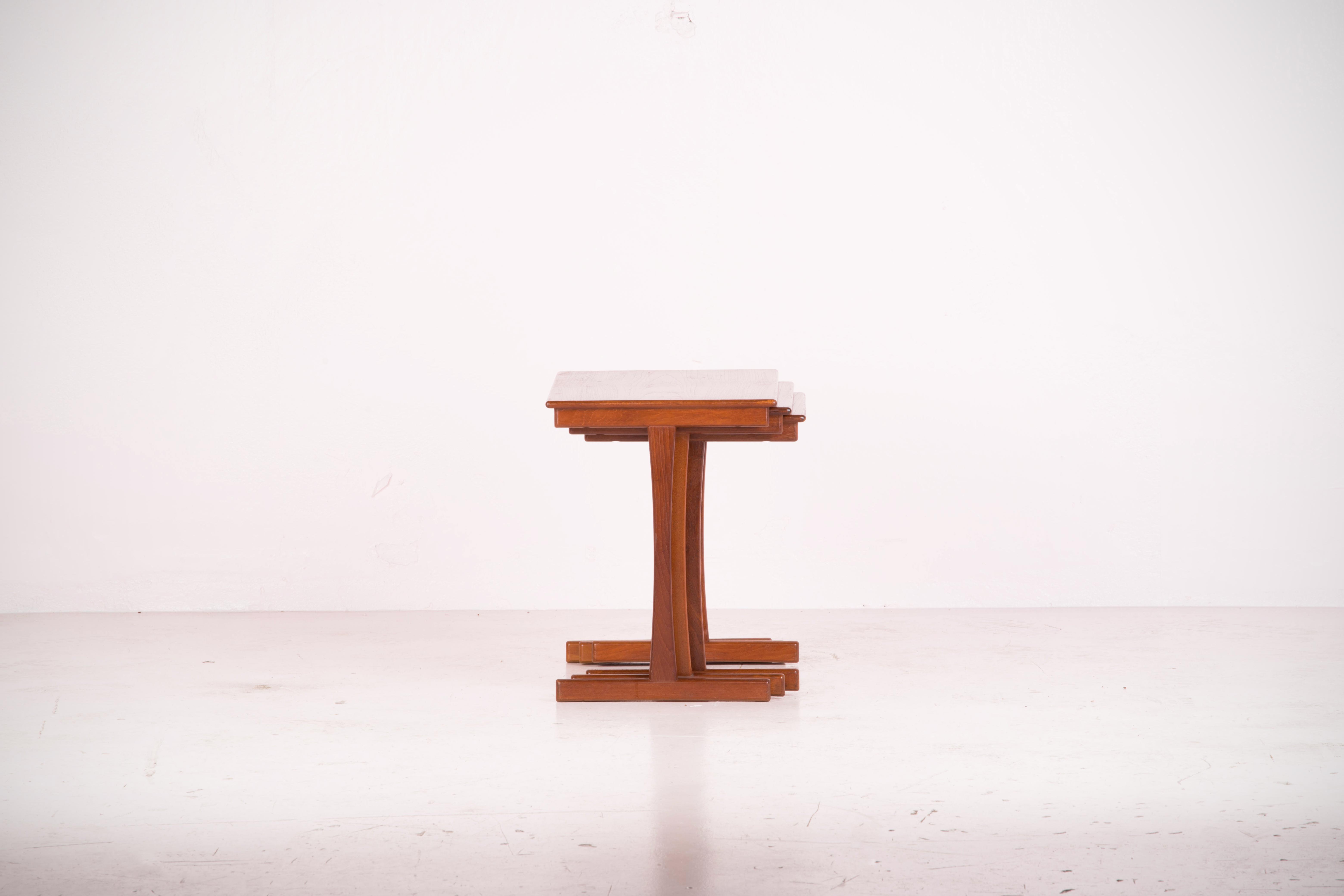 Tables basses gigognes scandinaves