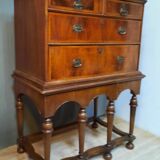 Nineteenth century English tirroir cabinet