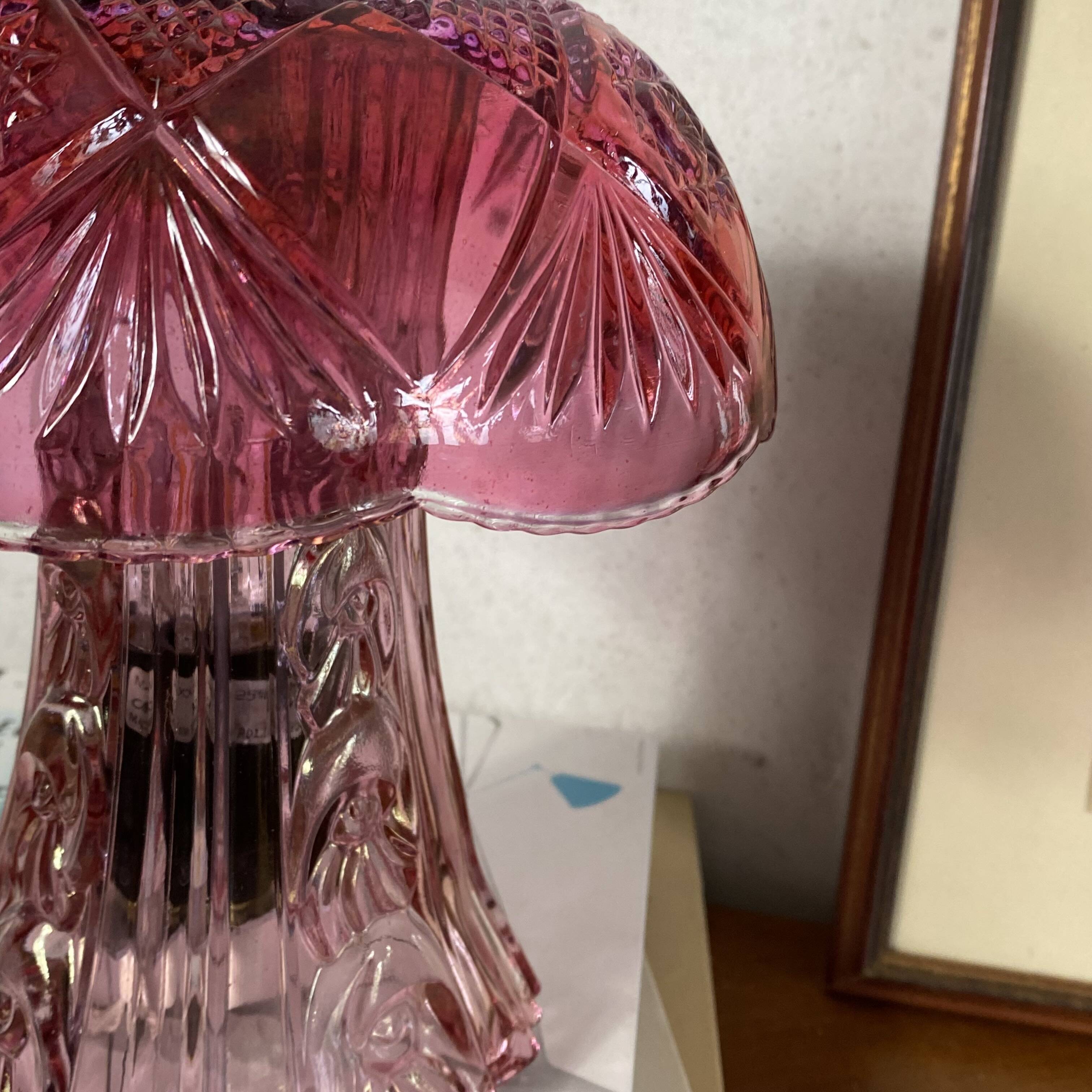 Vintage table lamp in fuchsia pink glass.
